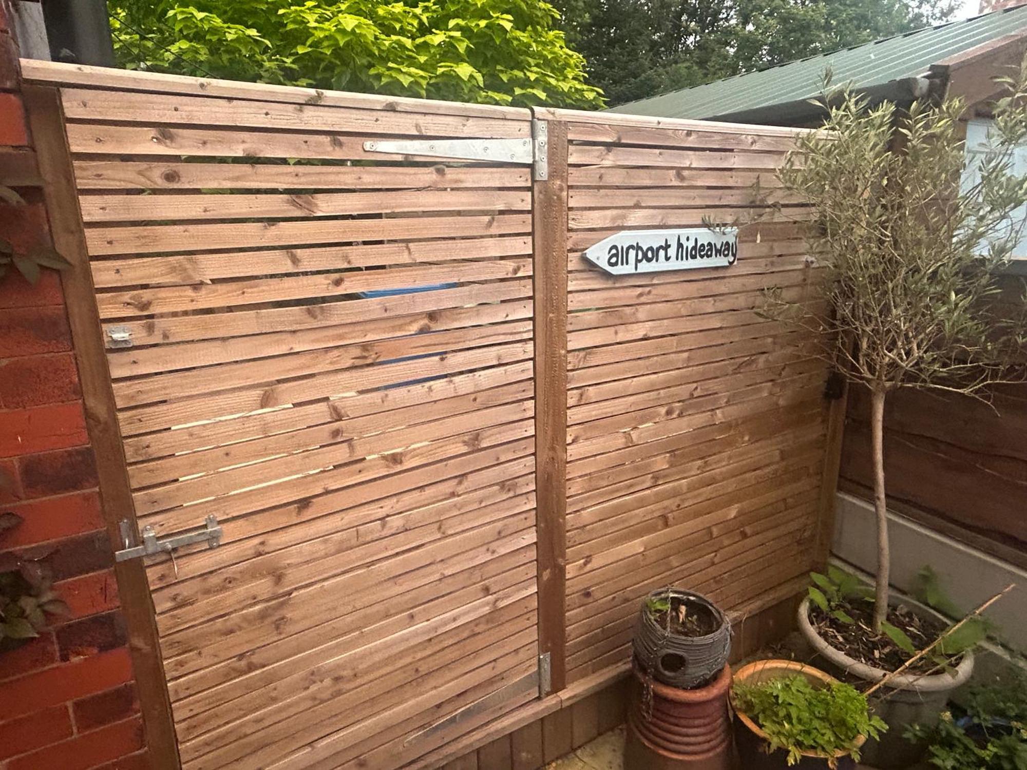 Ferienwohnung Airport Hideaway Manchester Exterior foto